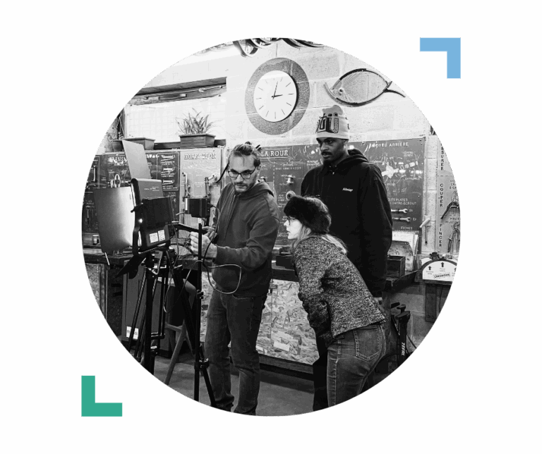 Le Vlipp, média vidéo associatif à Nantes, en train de donner des conseils vidéos